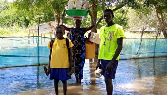 221030_South_Sudan_Floods_Children_Woman.jpg