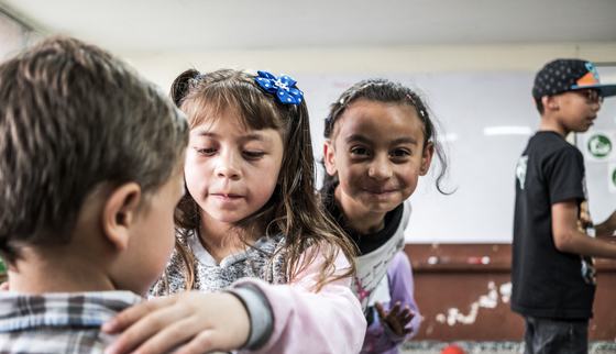 Colombian children playing_TeamUp_War Child Colombia_190315