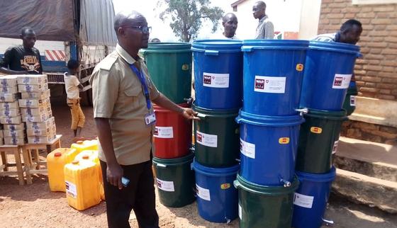 Des infection kits are being distributed in Burundi to combat the COVID-19 pandemic_War Child_Emergency Response_201007