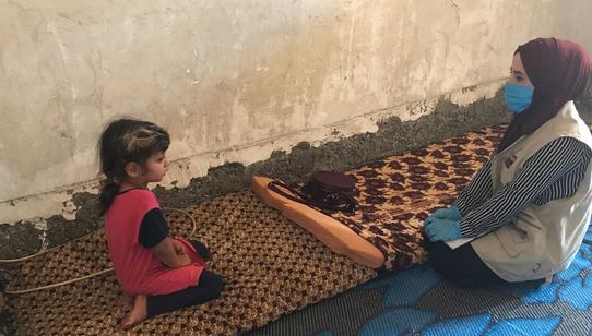 Girl in Iraq receives support from War Child staff during corona pandemic_ War Child Iraq_200603