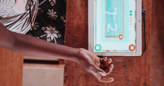 Tablet education Can't Wait to Learn_War Child Sudan_190918