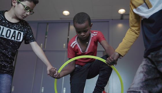 With TeamUp at School cooperation is important so children traumatised by war, learn to trust others again _War Child_2010XX