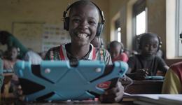 Emilie krijgt onderwijs met War Child Can't Wait to Learn in Oeganda_ War Child Oeganda_200228