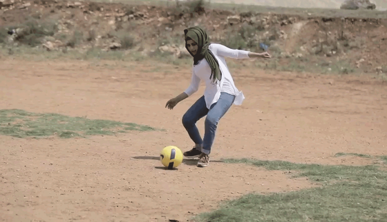 SAHA Football Unites_meisjes_coaches_War Child Libanon_180604