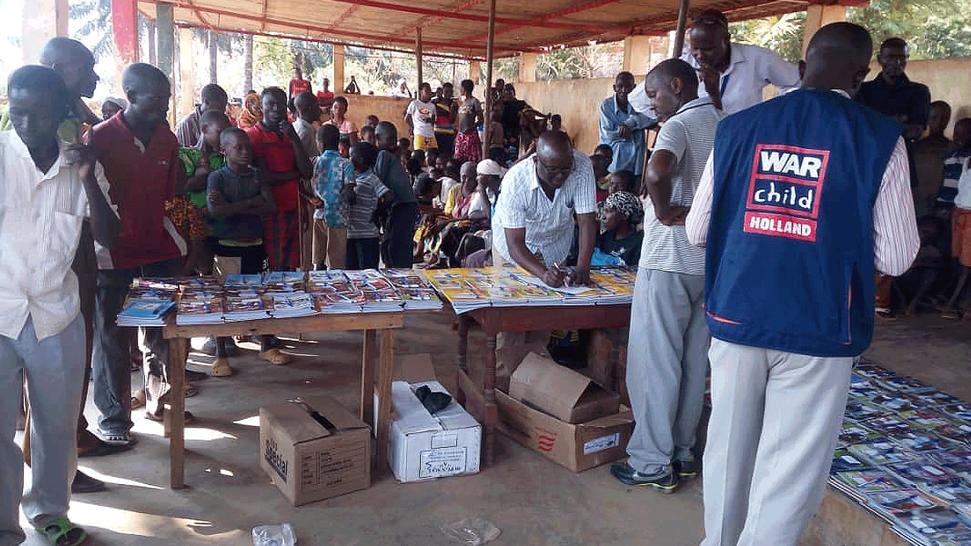 Children in Burundi back to school War Child