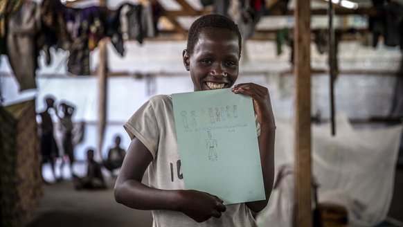 Burundi girl fled to DRC is now in school_War Child DR Congo_180628