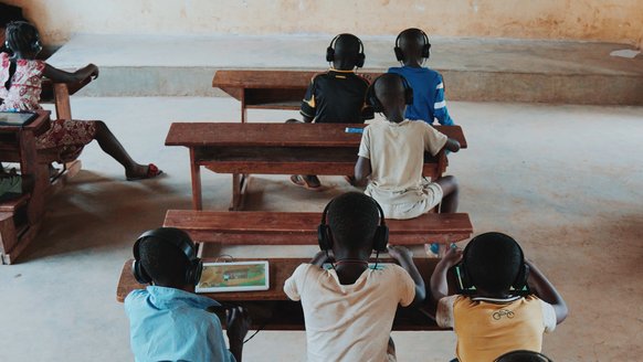 Can't Wait to Learn - War Child Uganda - tablet education
