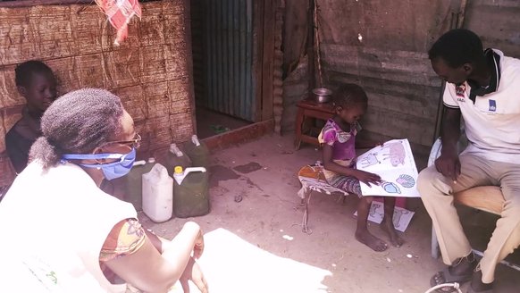 War Child handing out child care kits in South Sudan to support families during corona pandemic