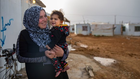 Mother and child in Jordan refugee camp where War Child supports children and families_War Child Jordan_180425