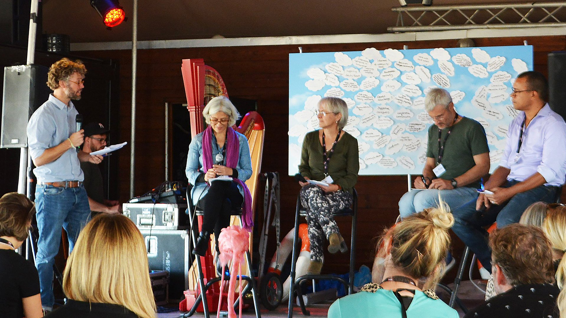 Mark Jordans giving the final speech at Peace Sessions: Expert