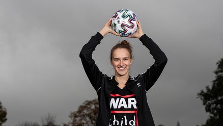 Vivianne Miedema is ambassadeur voor War Child